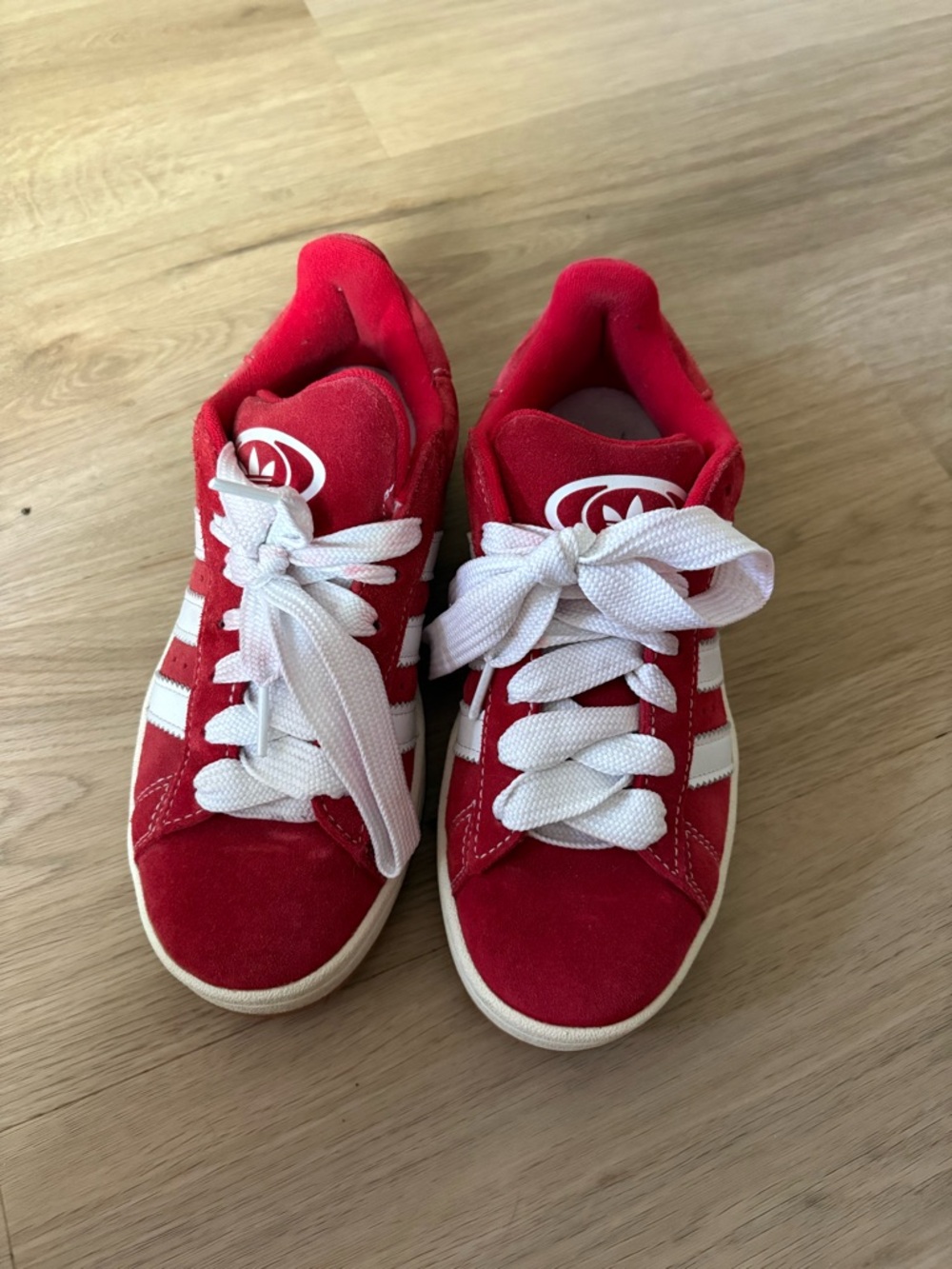 Red adidas campus 00’s